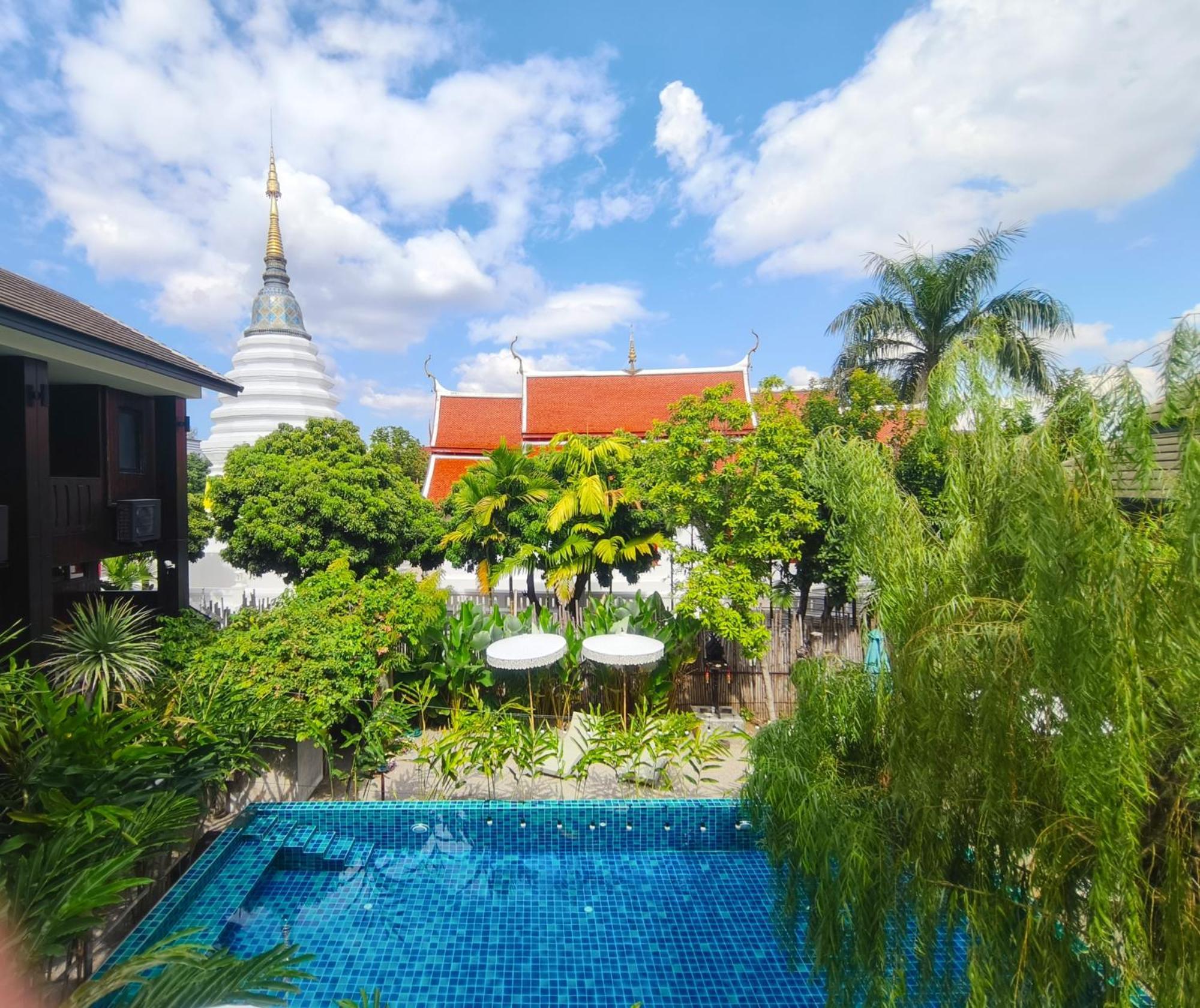 Hotel Arun Rawee อรุณ รวี Chiang Mai Exterior foto