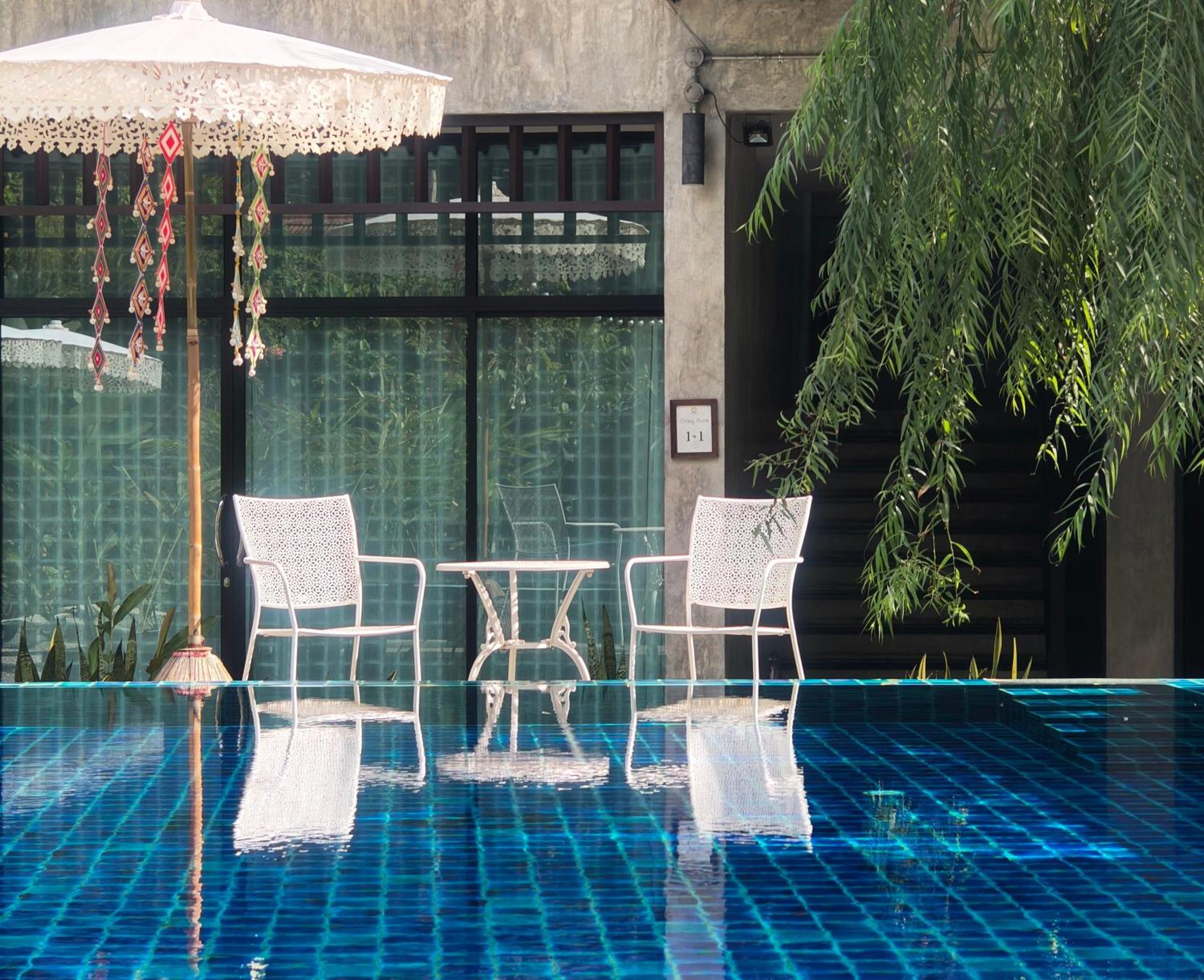 Hotel Arun Rawee อรุณ รวี Chiang Mai Exterior foto