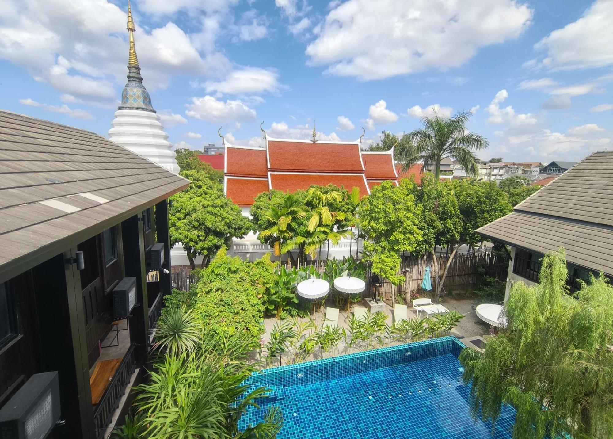 Hotel Arun Rawee อรุณ รวี Chiang Mai Exterior foto