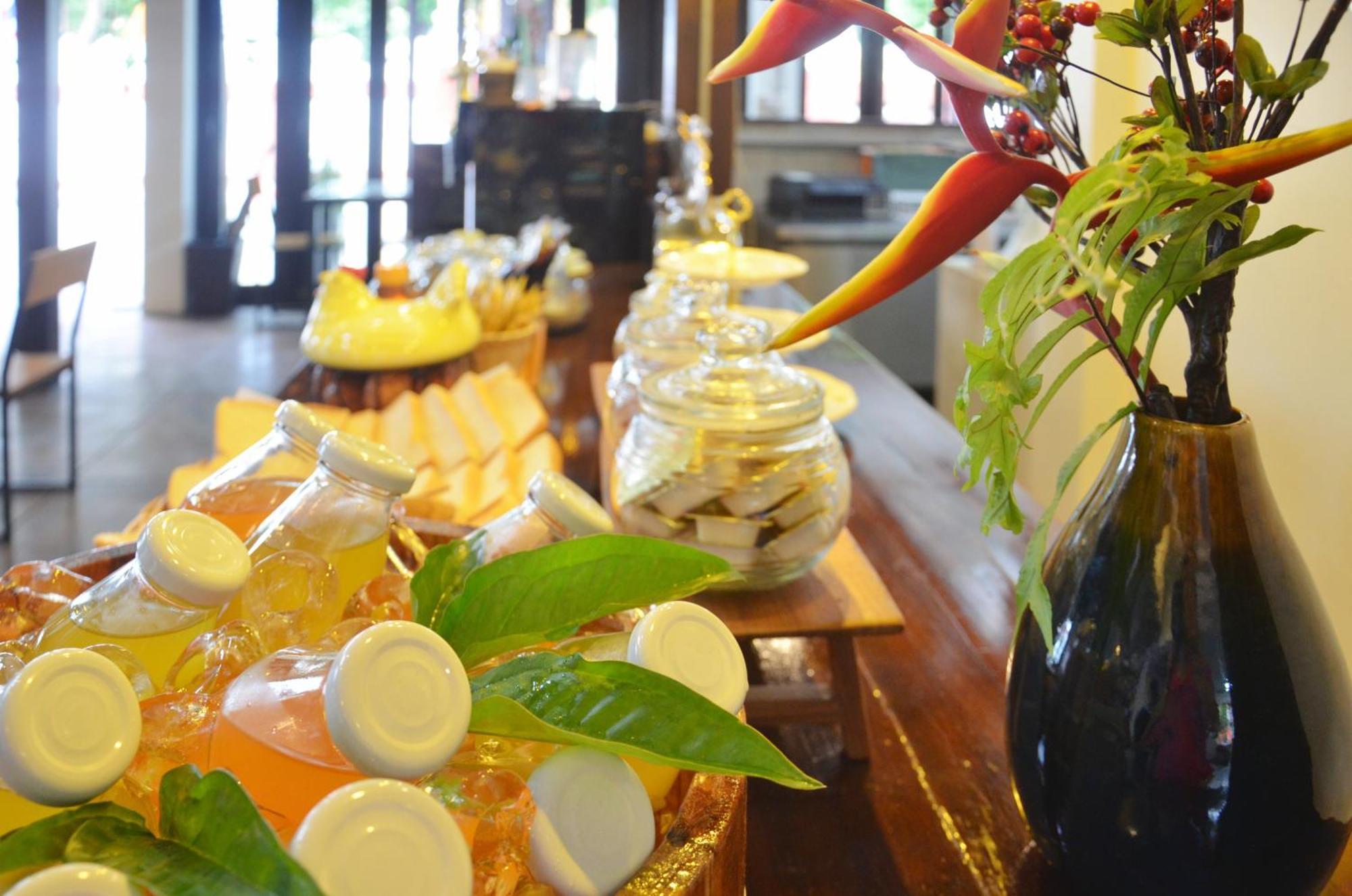 Hotel Arun Rawee อรุณ รวี Chiang Mai Exterior foto