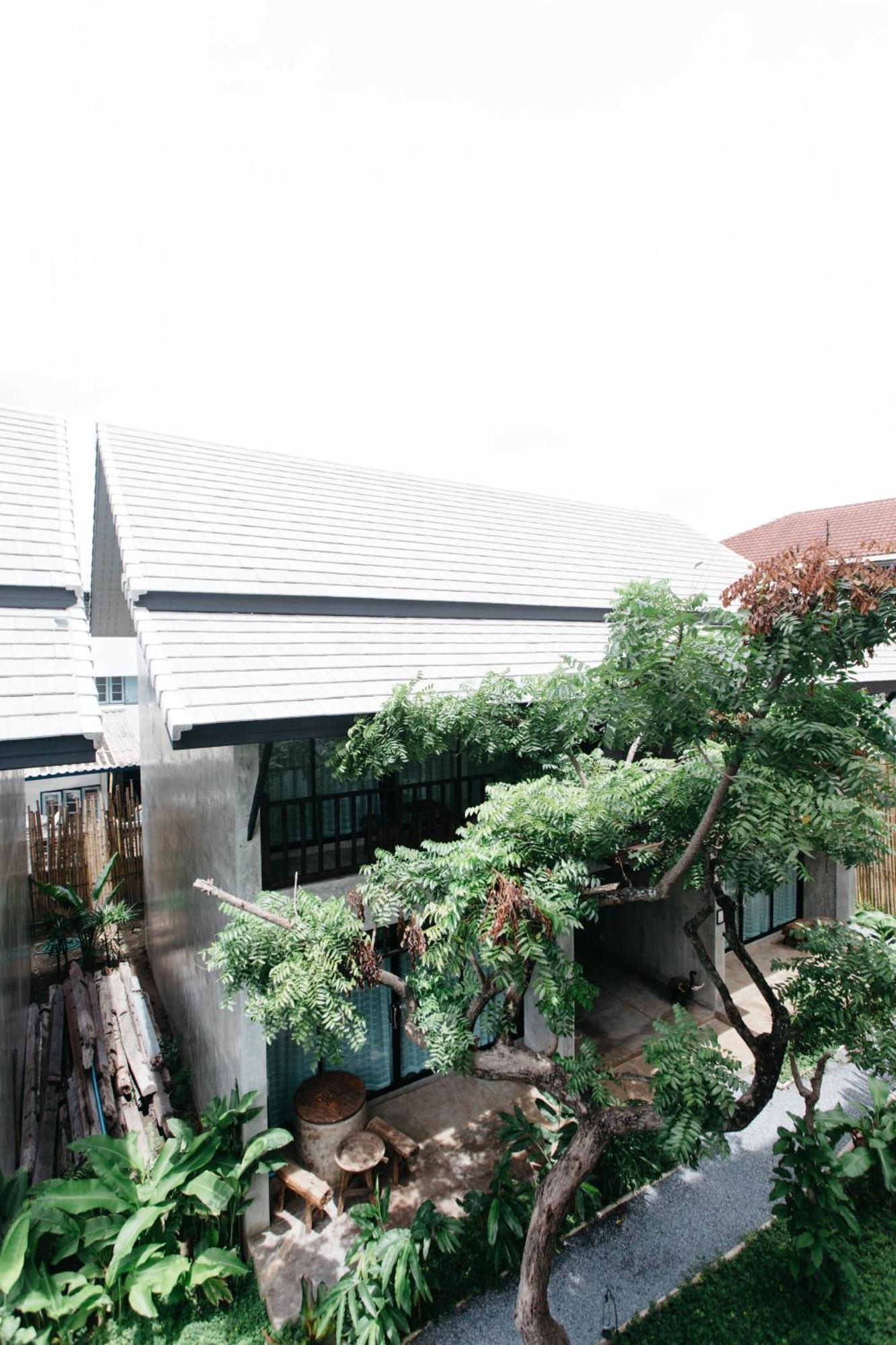 Hotel Arun Rawee อรุณ รวี Chiang Mai Exterior foto