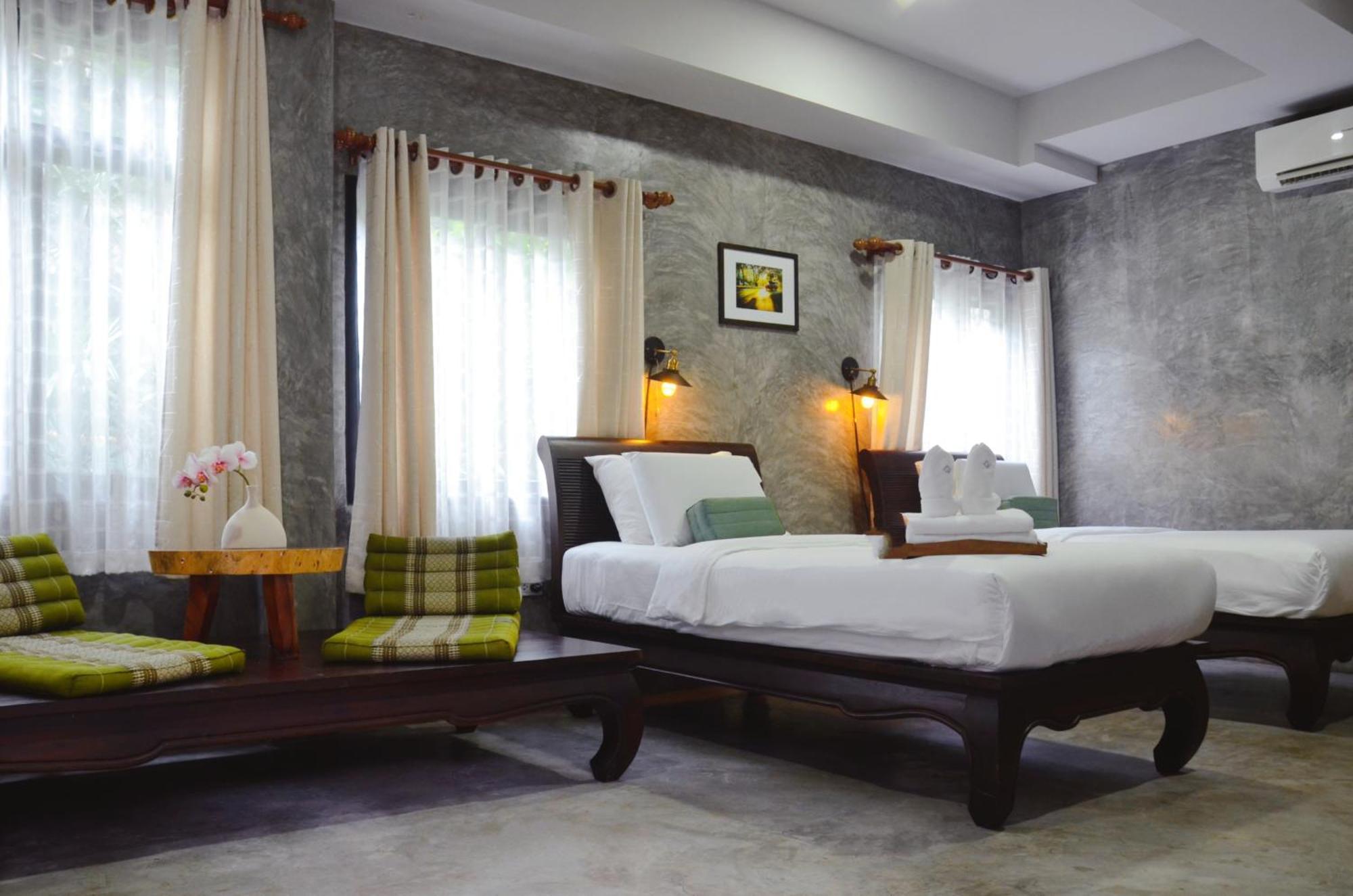Hotel Arun Rawee อรุณ รวี Chiang Mai Exterior foto