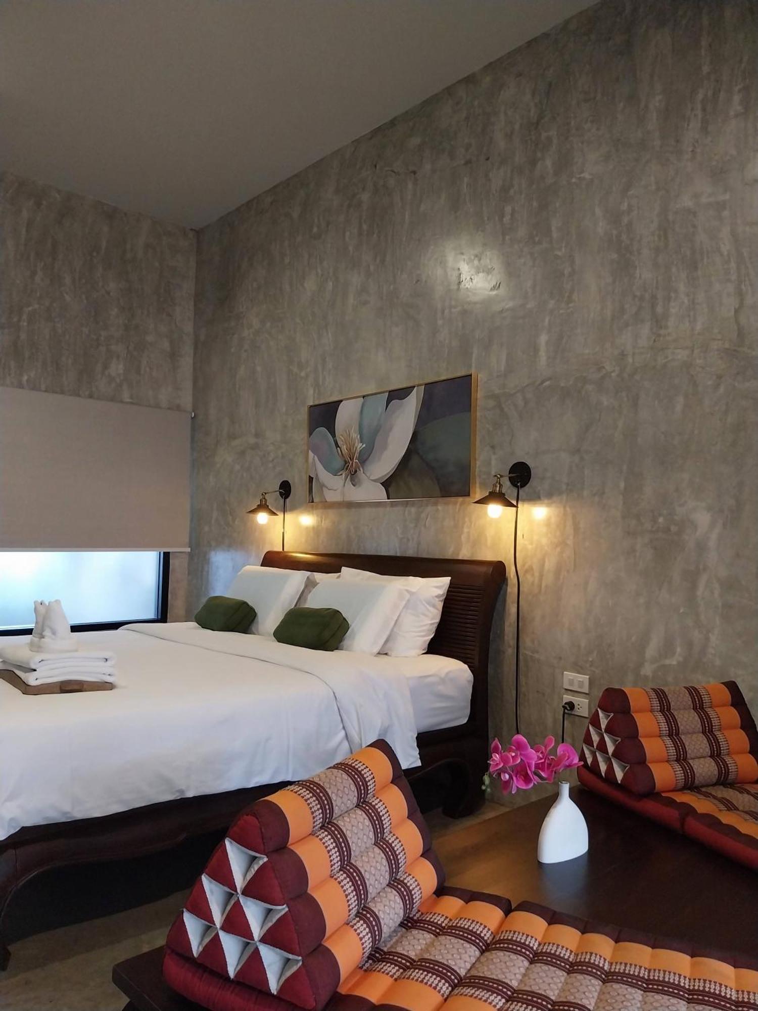 Hotel Arun Rawee อรุณ รวี Chiang Mai Exterior foto