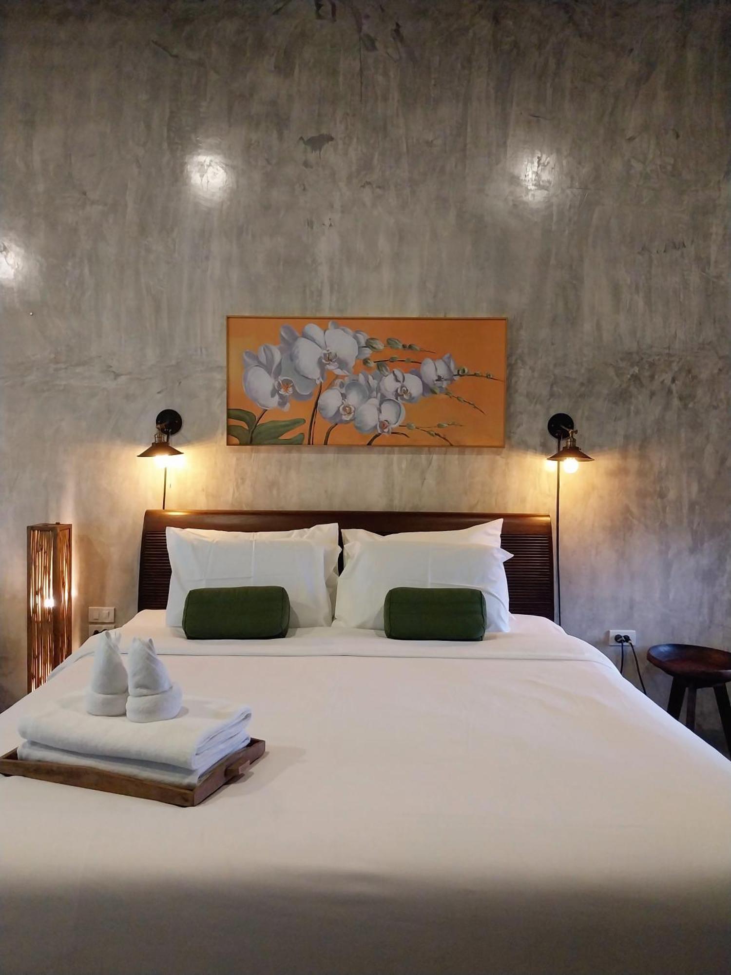 Hotel Arun Rawee อรุณ รวี Chiang Mai Exterior foto