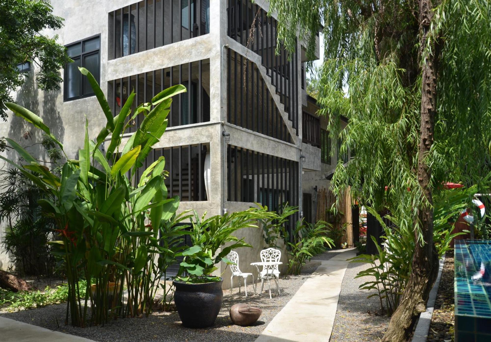 Hotel Arun Rawee อรุณ รวี Chiang Mai Exterior foto