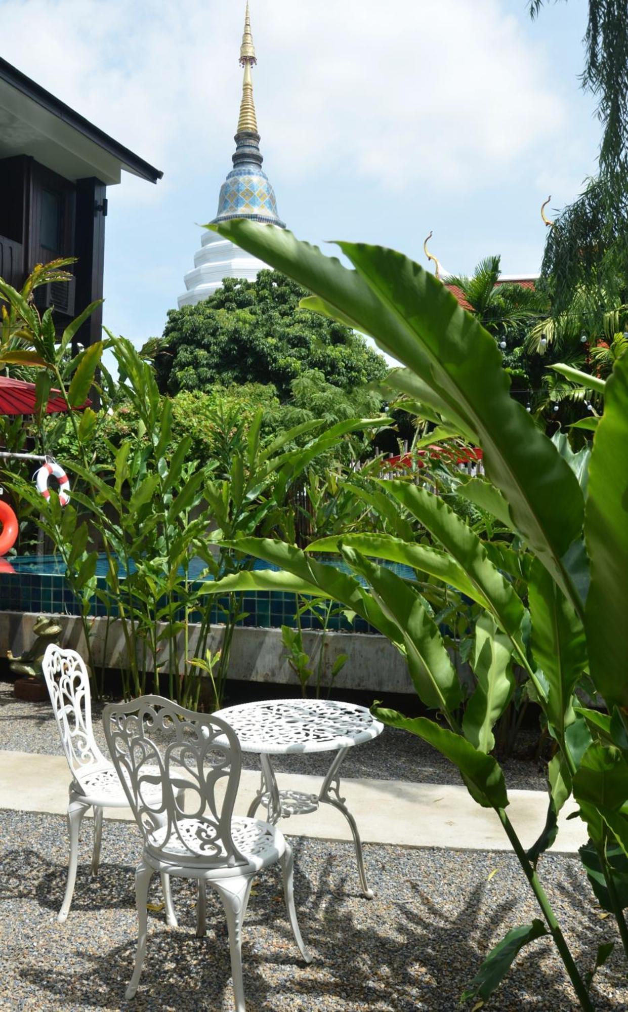Hotel Arun Rawee อรุณ รวี Chiang Mai Exterior foto