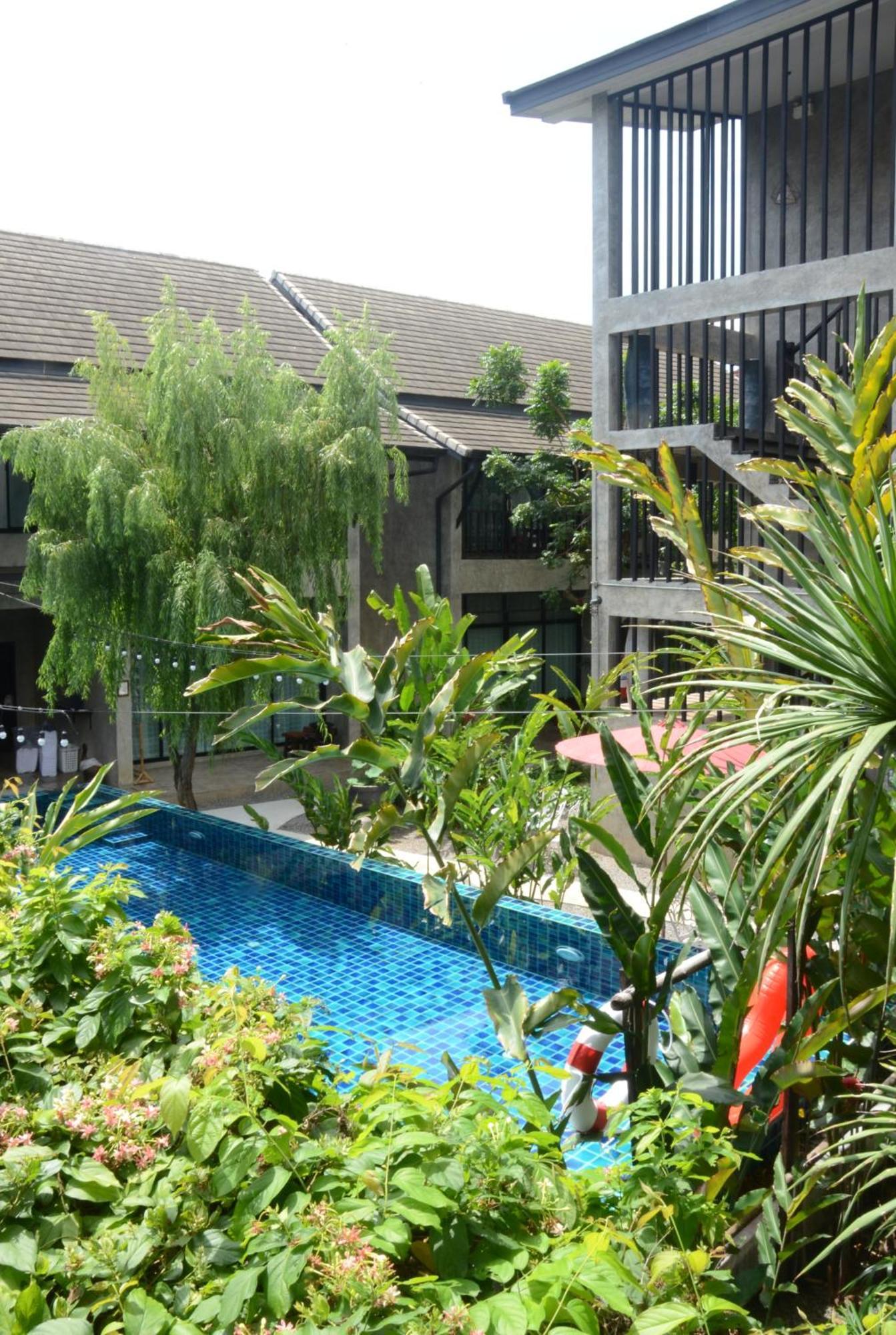 Hotel Arun Rawee อรุณ รวี Chiang Mai Exterior foto