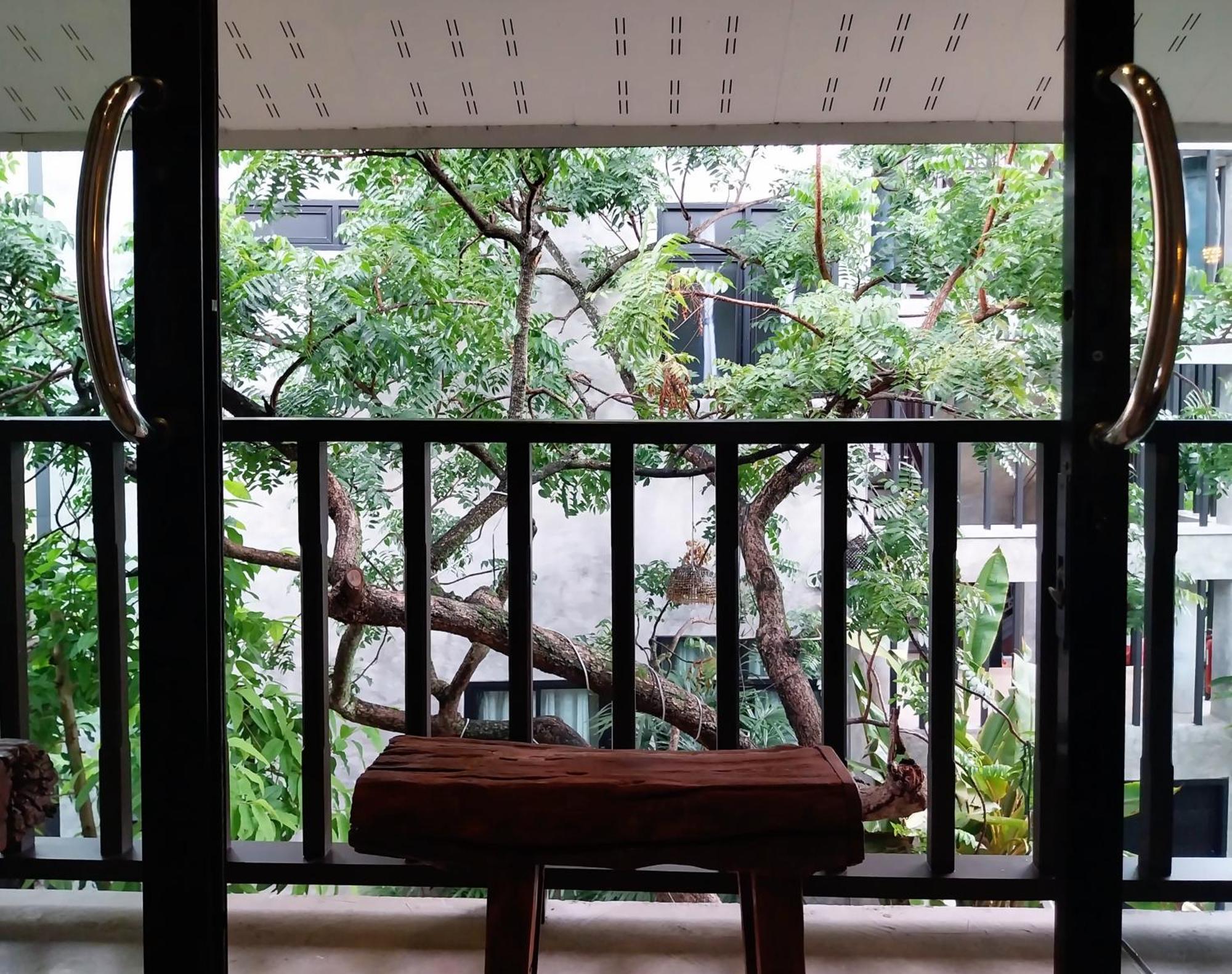 Hotel Arun Rawee อรุณ รวี Chiang Mai Exterior foto